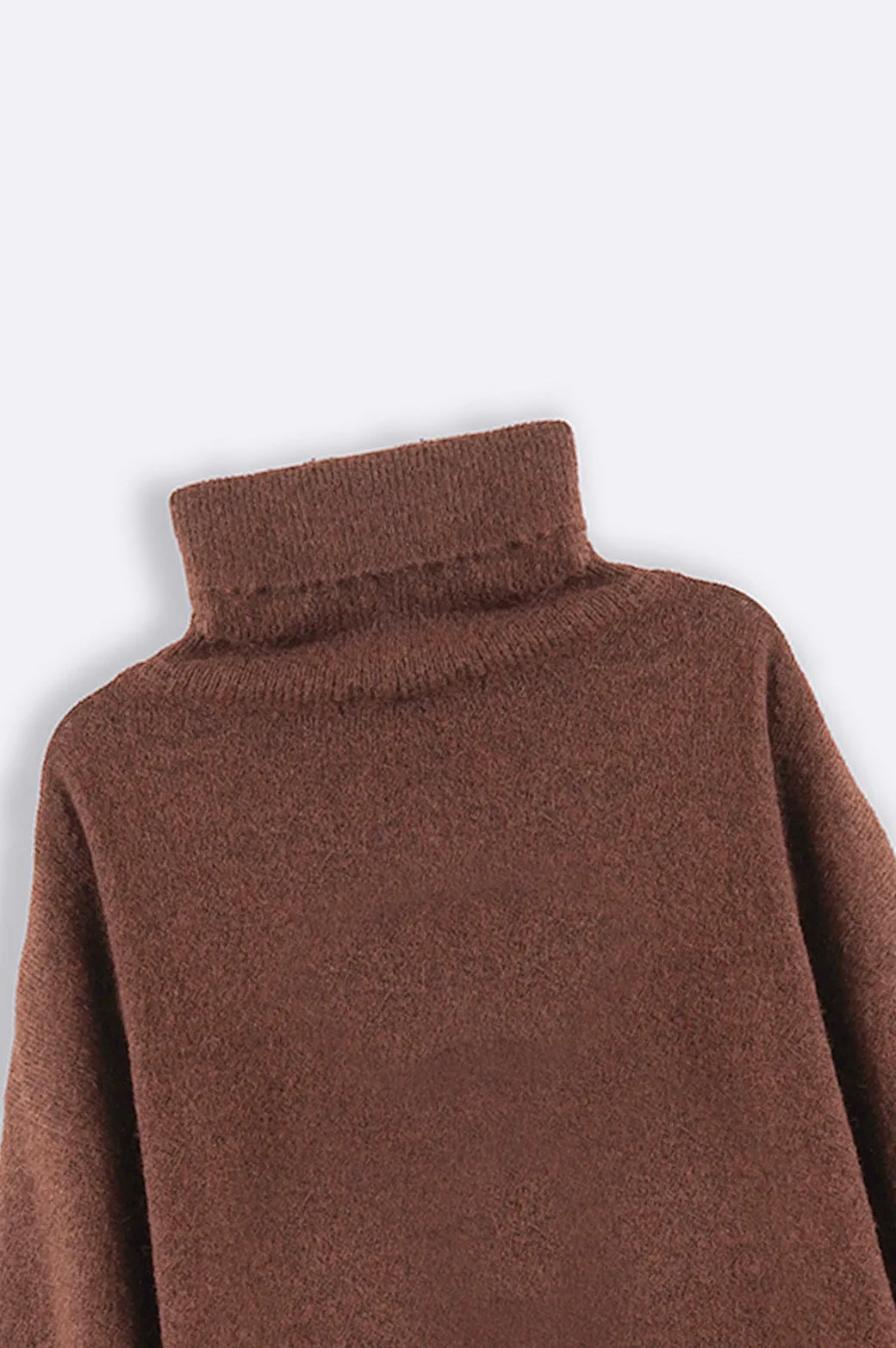 MANHATTAN HIGH NECK SWEATER